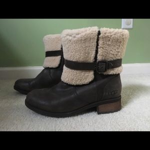 UGG Women’s Blayre ii Sheepskin Cuff Boot in brown